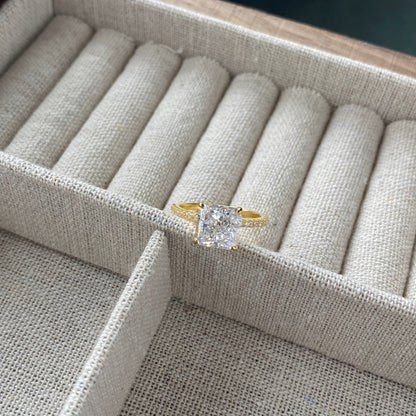 Classic and fashionable ice flower cut zircon ring - jewelryweilin