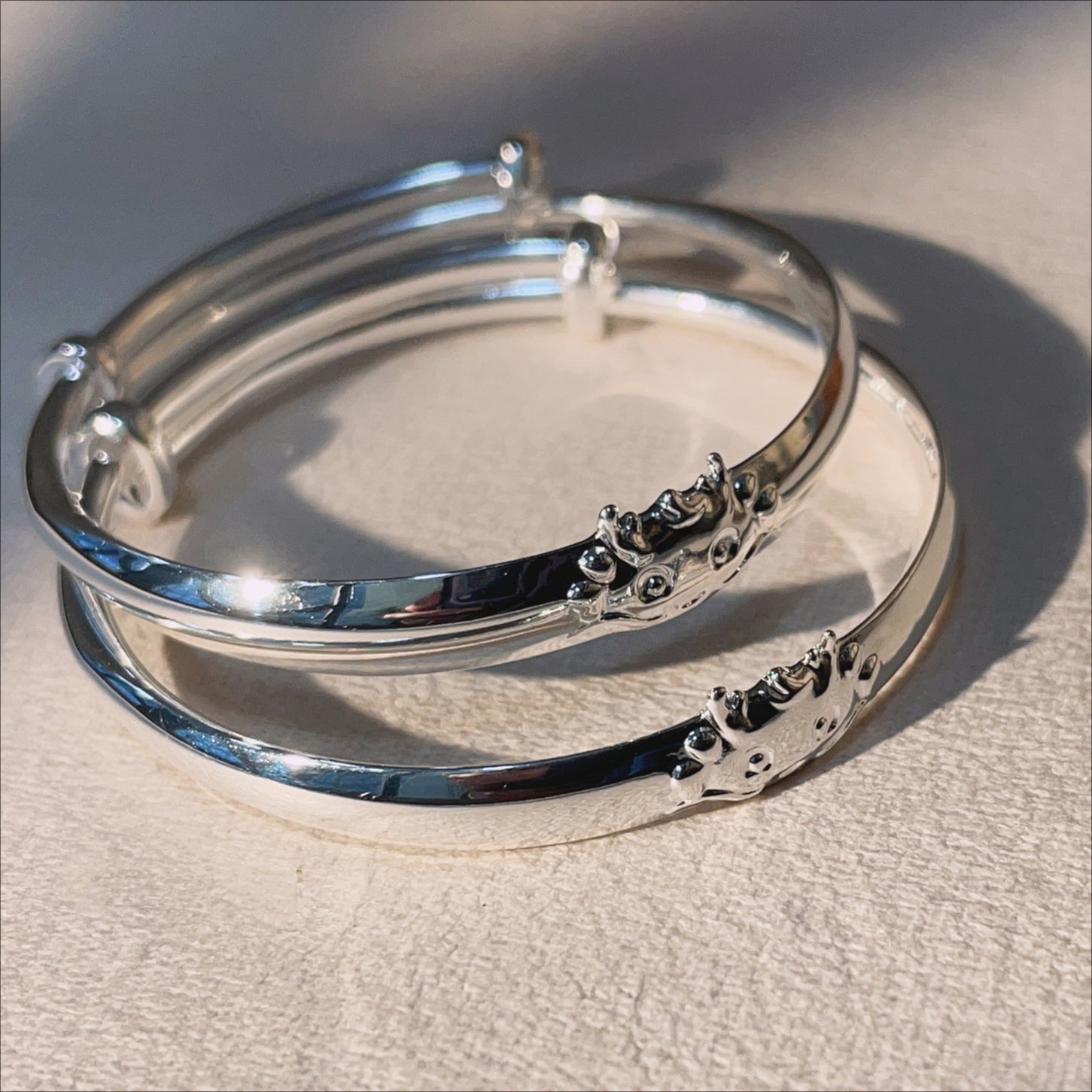 A pair of smooth dragon push - pull bracelets for children - jewelry - weilin.com