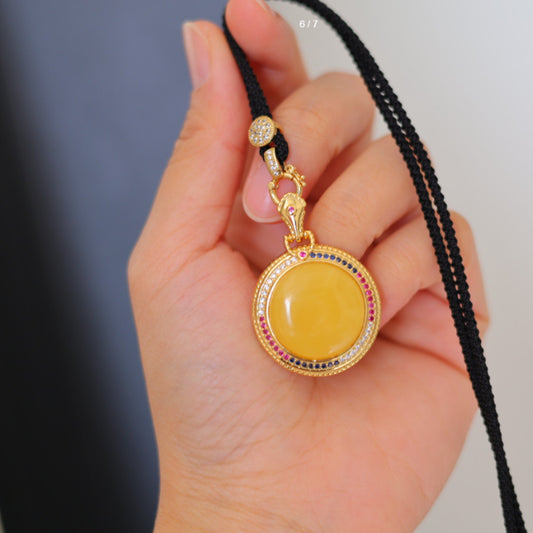 Natural Chicken Fat Yellow Beeswax Pendant