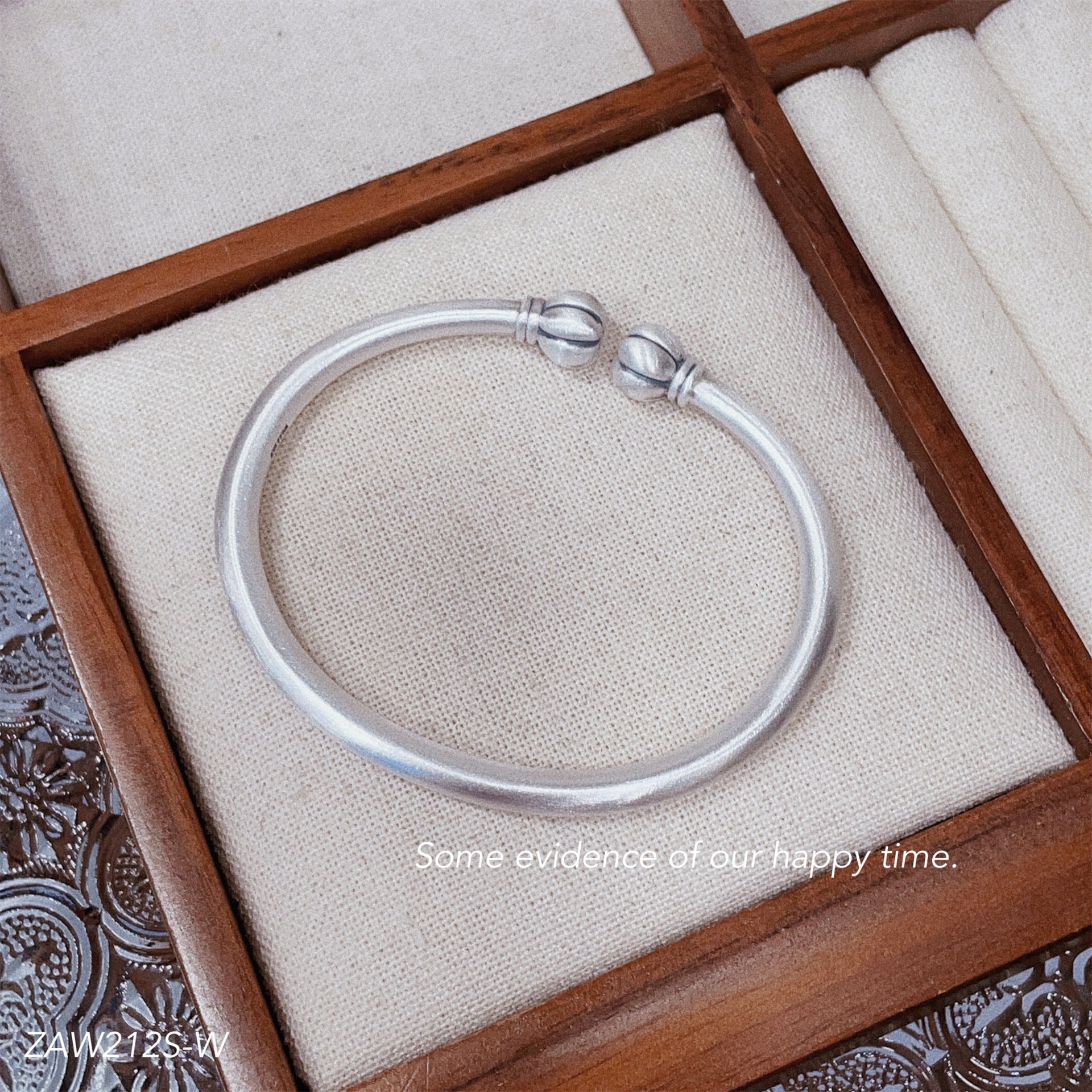 Ancient polished oval sterling silver bracelet - jewelry - weilin.com