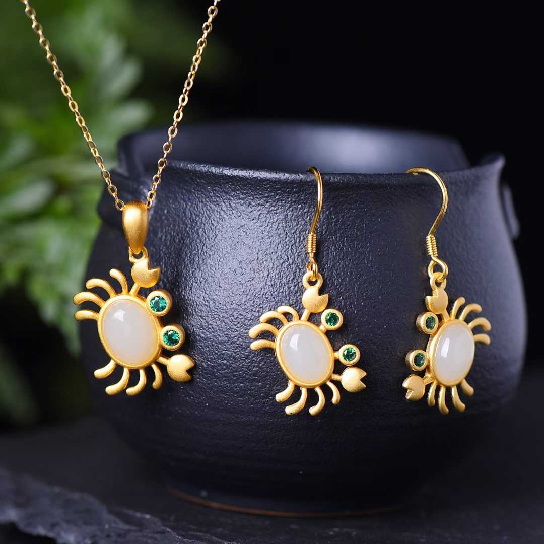 925 Silver Inlaid Nephrite with Thick Matte Gold Crab Set
