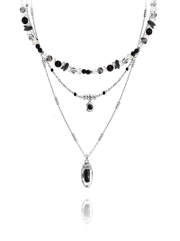 Black stone pendant bead necklace