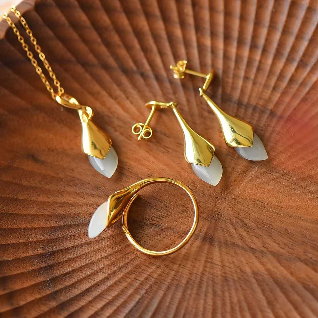 Premium nephrite rose jewelry with traditional craftsmanship and romantic symbolism