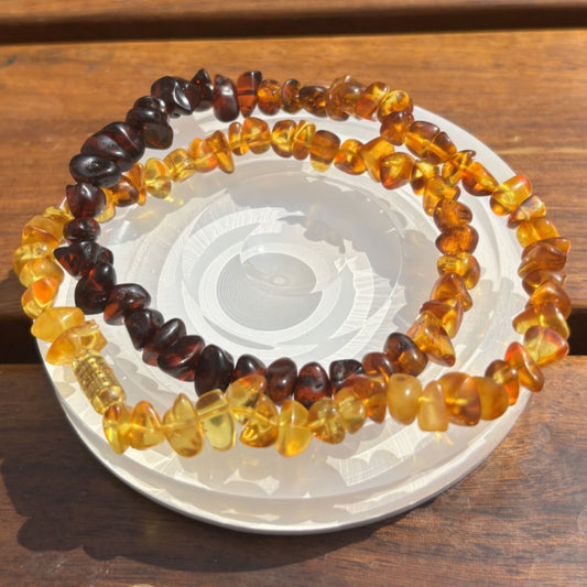Rainbow conformal amber necklace