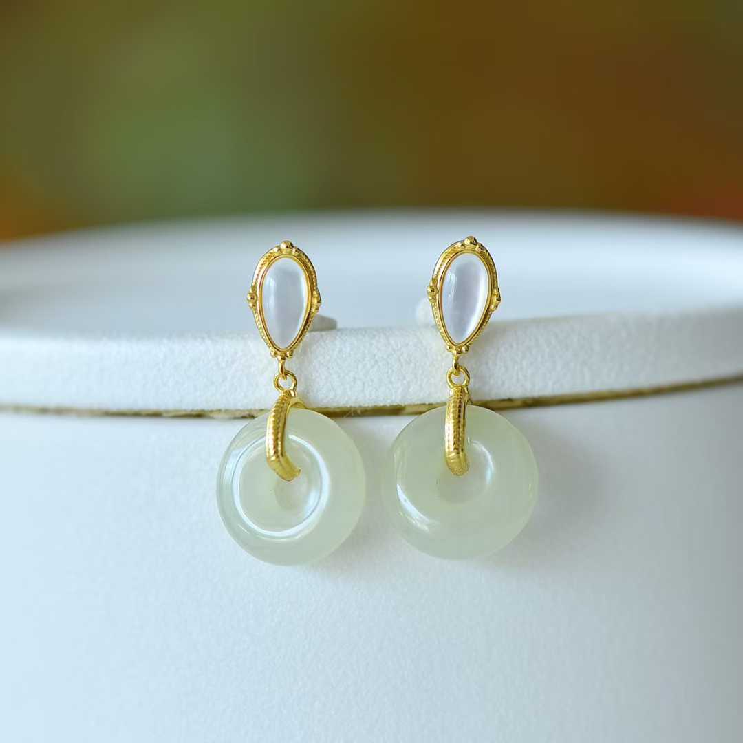 925 Silver Inlaid White Hetian Nephrite Peace Ring with Mother of Pearl Stud Earrings