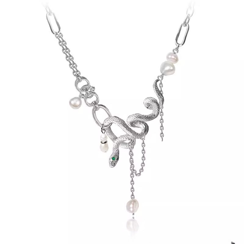 Dancing snake pearl necklace
