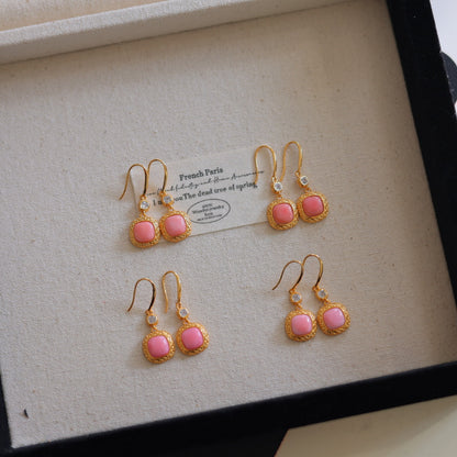 Natural Queen Shell Square Earrings