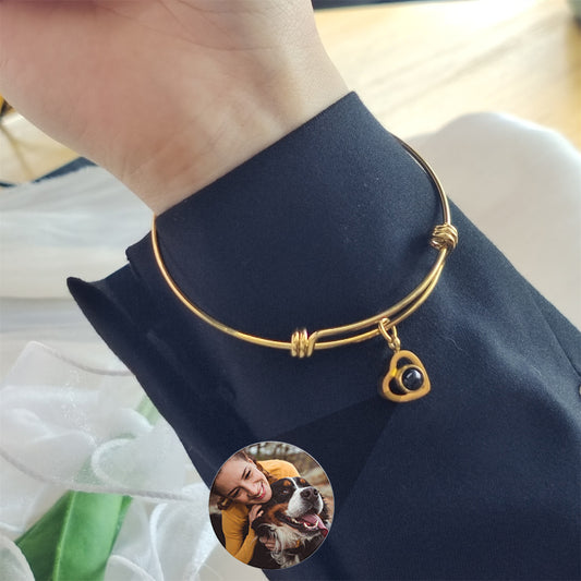 Pulsera de corazón con proyección de fotos