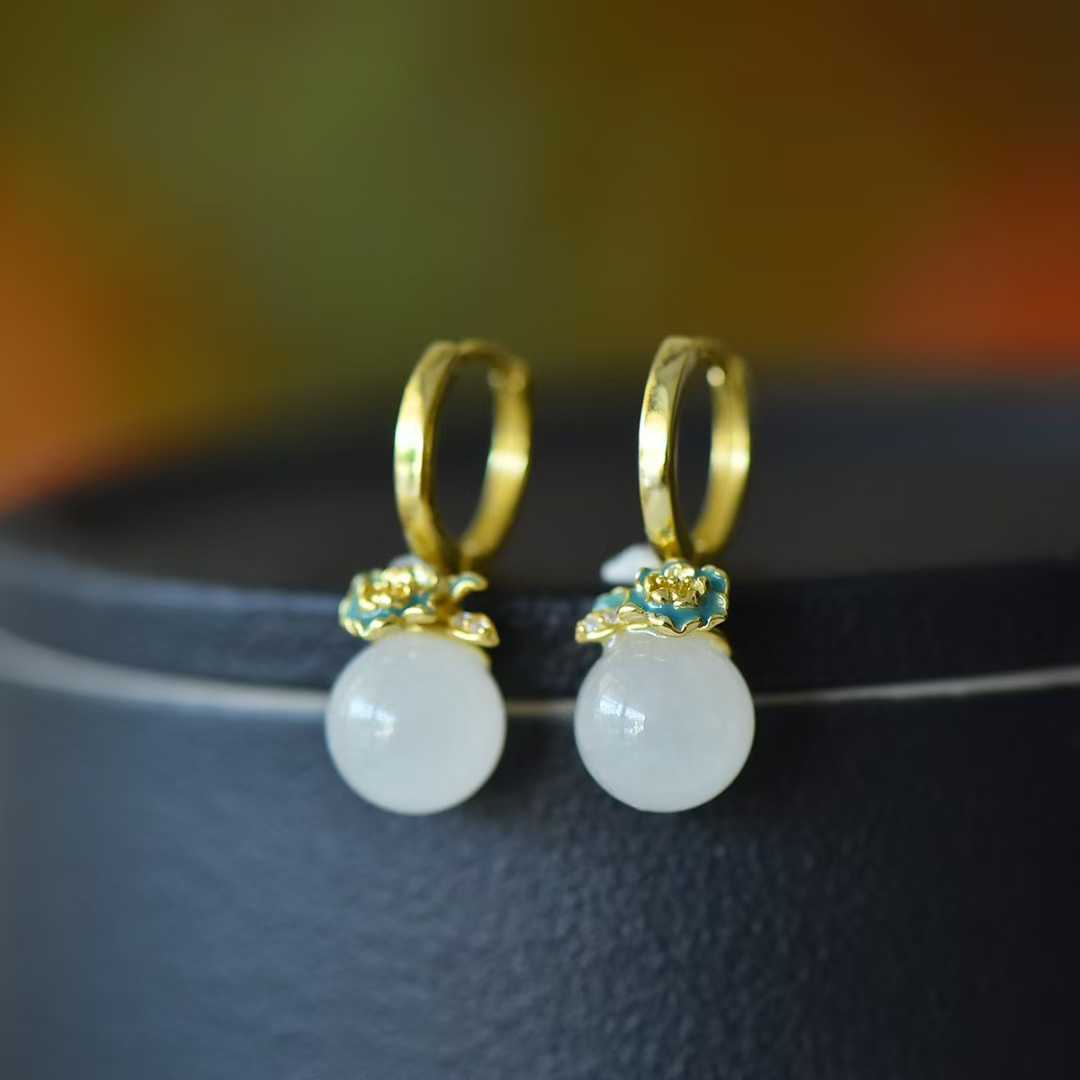 Elegant S925 silver jewelry set featuring translucent Hetian white nephrite beads