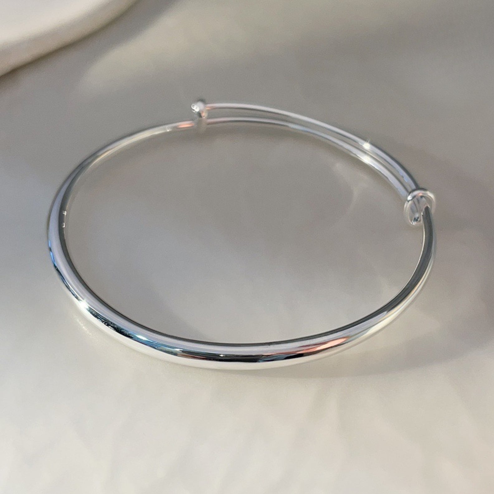 China round shiny sterling silver bracelet - jewelry - weilin.com