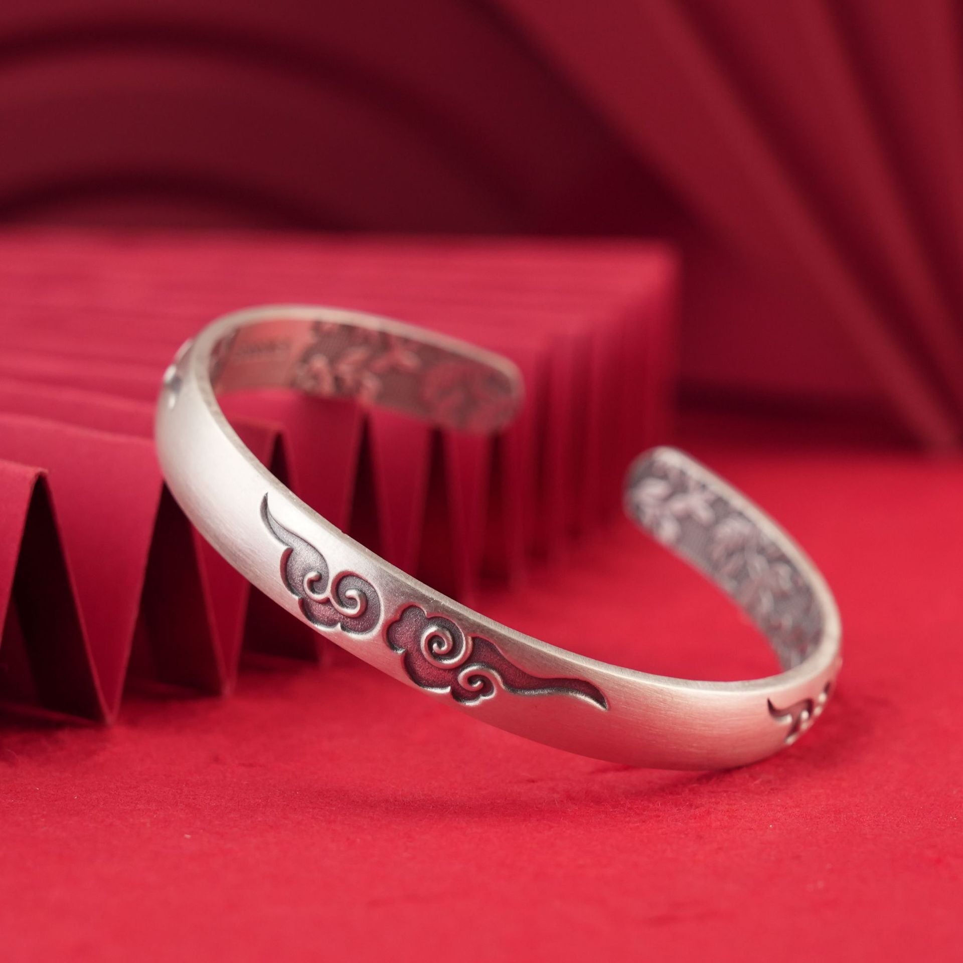 Chinese retro wide sterling silver bracelet - jewelry - weilin.com