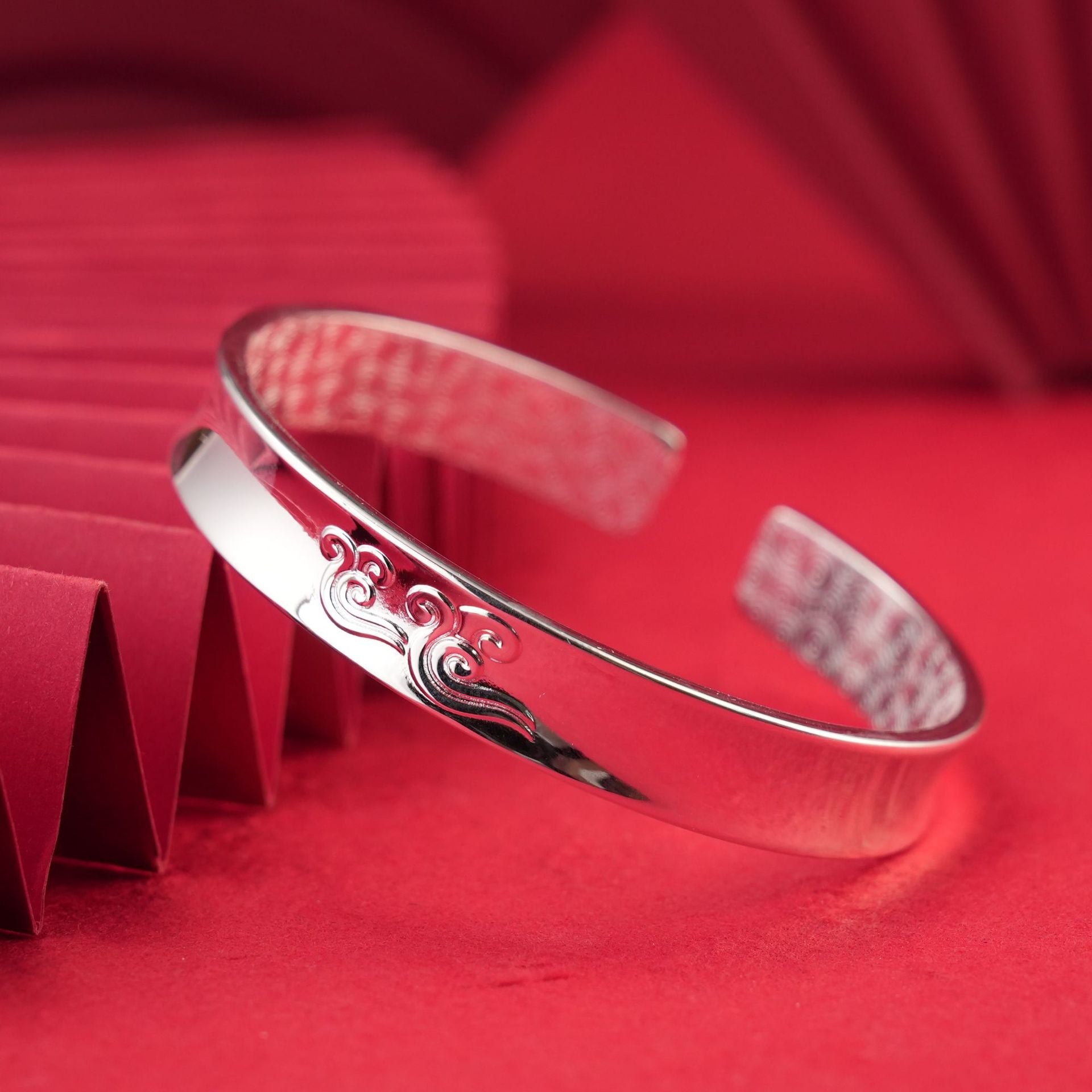 Chinese shiny sterling silver bracelet - jewelry - weilin.com