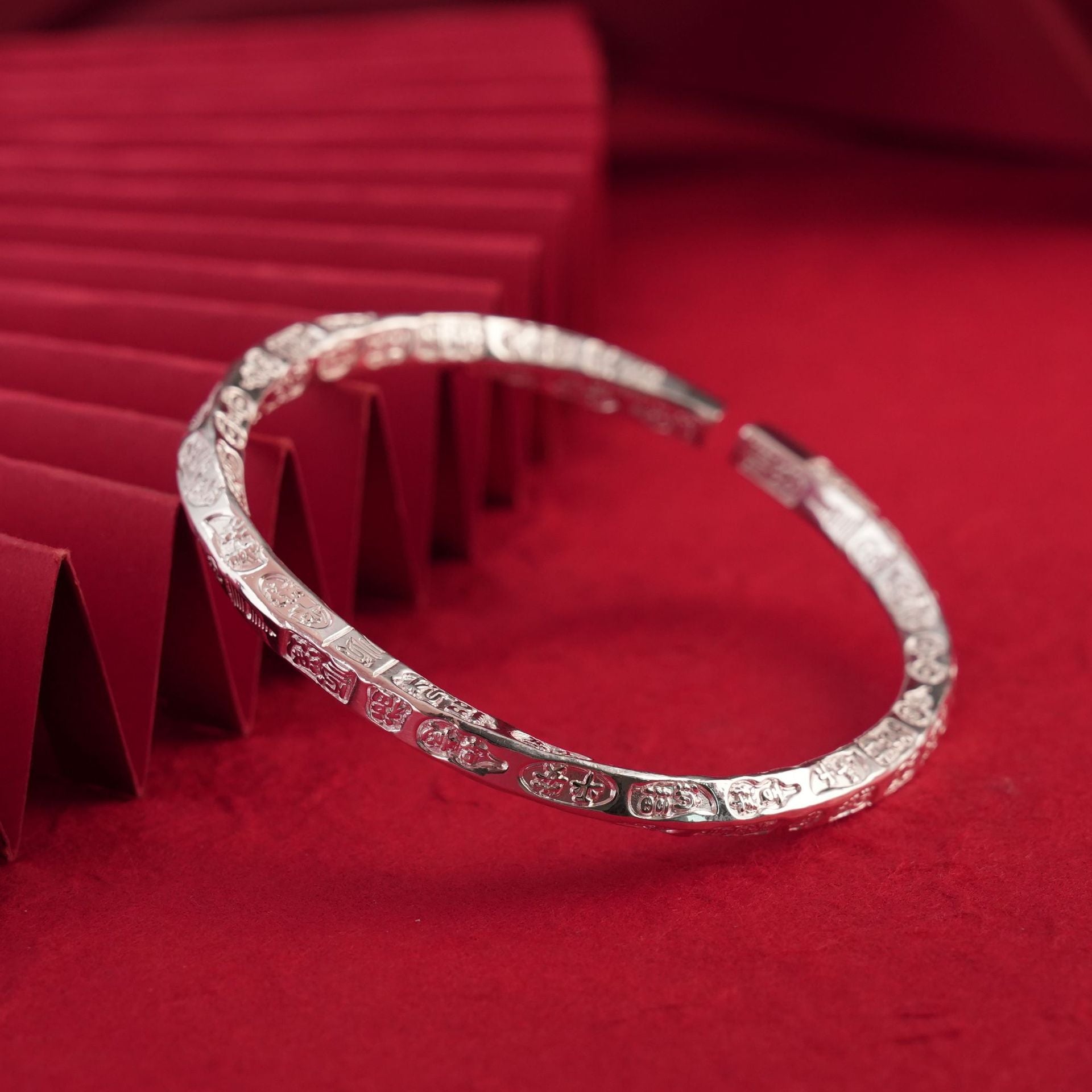 Chinese style carved twisted sterling silver bracelet - jewelry - weilin.com