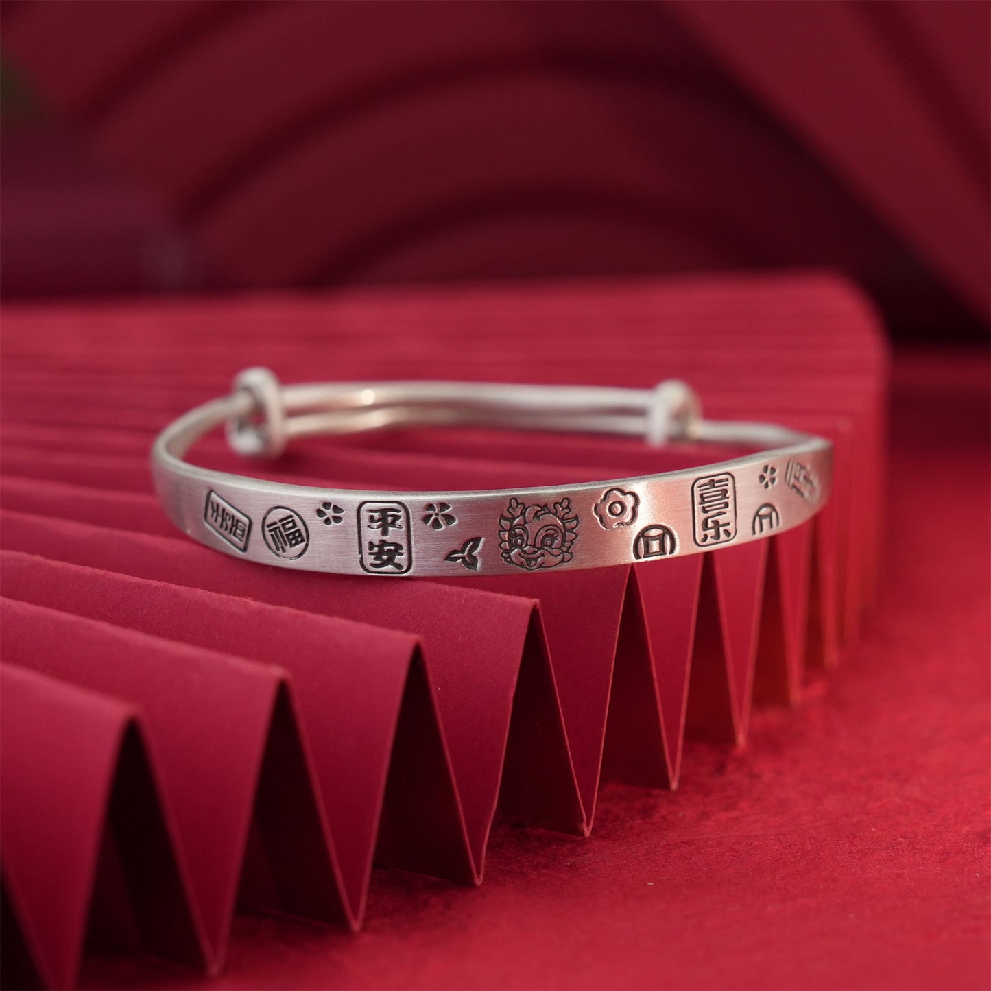 Chinese style flat auspicious dragon blessing bracelet - jewelry - weilin.com