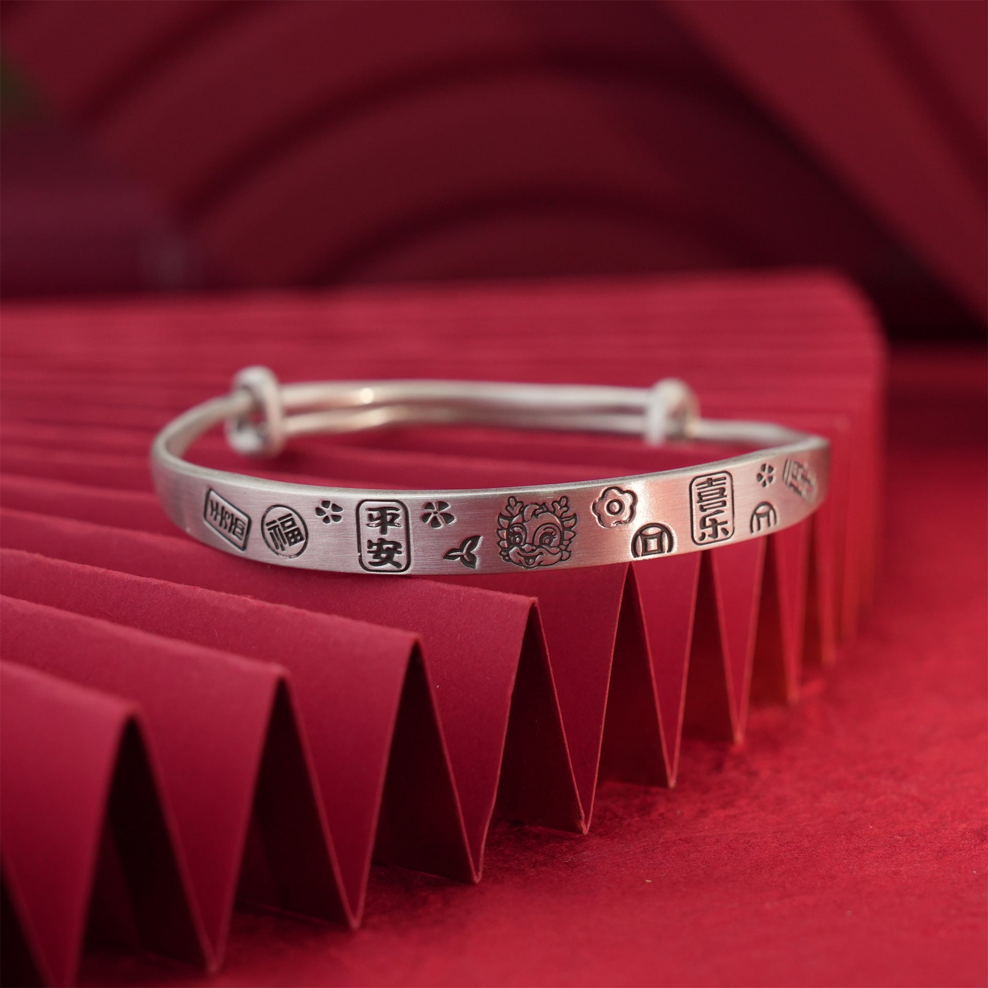 Chinese style flat auspicious dragon blessing bracelet - jewelry - weilin.com