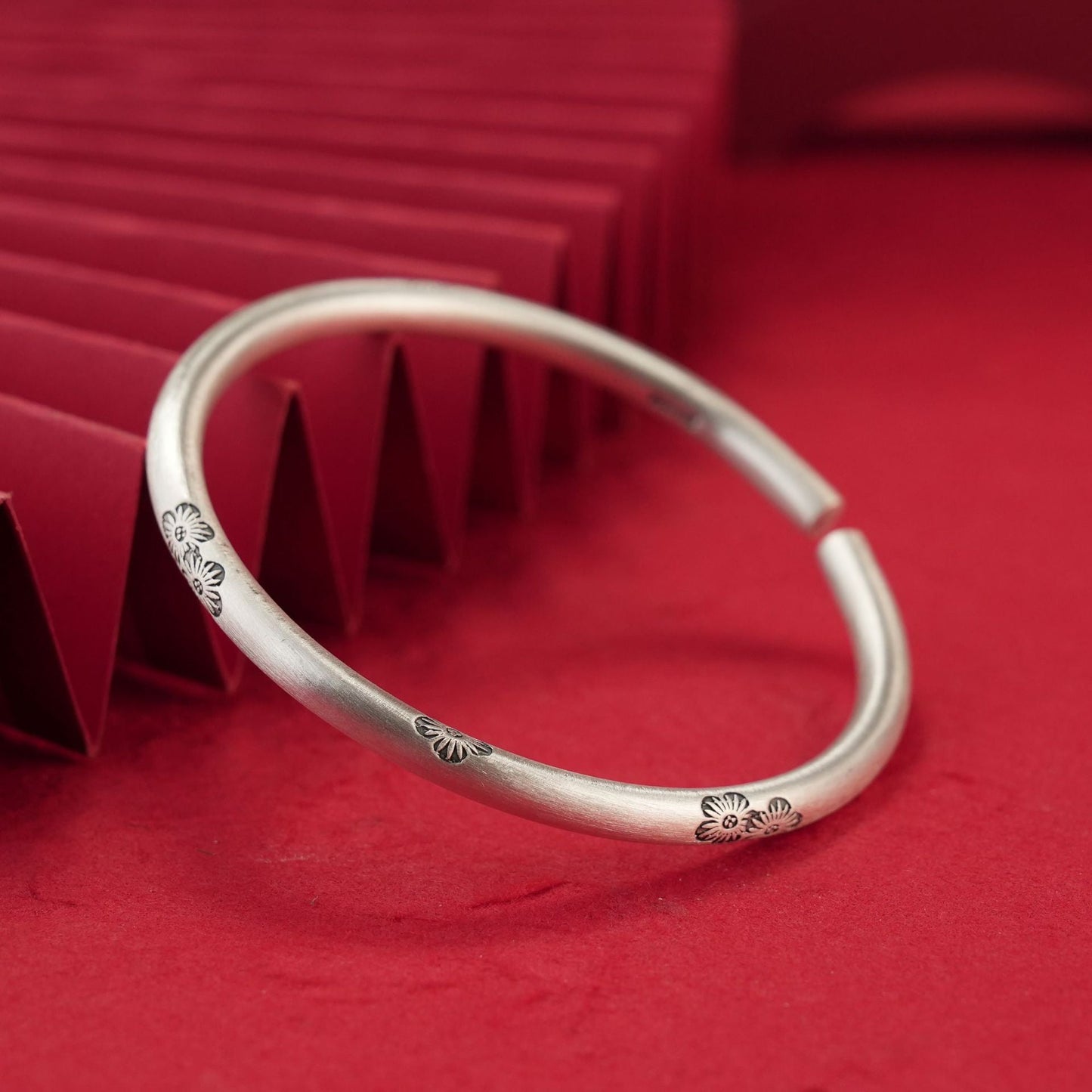 Chinese style four - leaf clover round stick sterling silver bracelet - jewelry - weilin.com