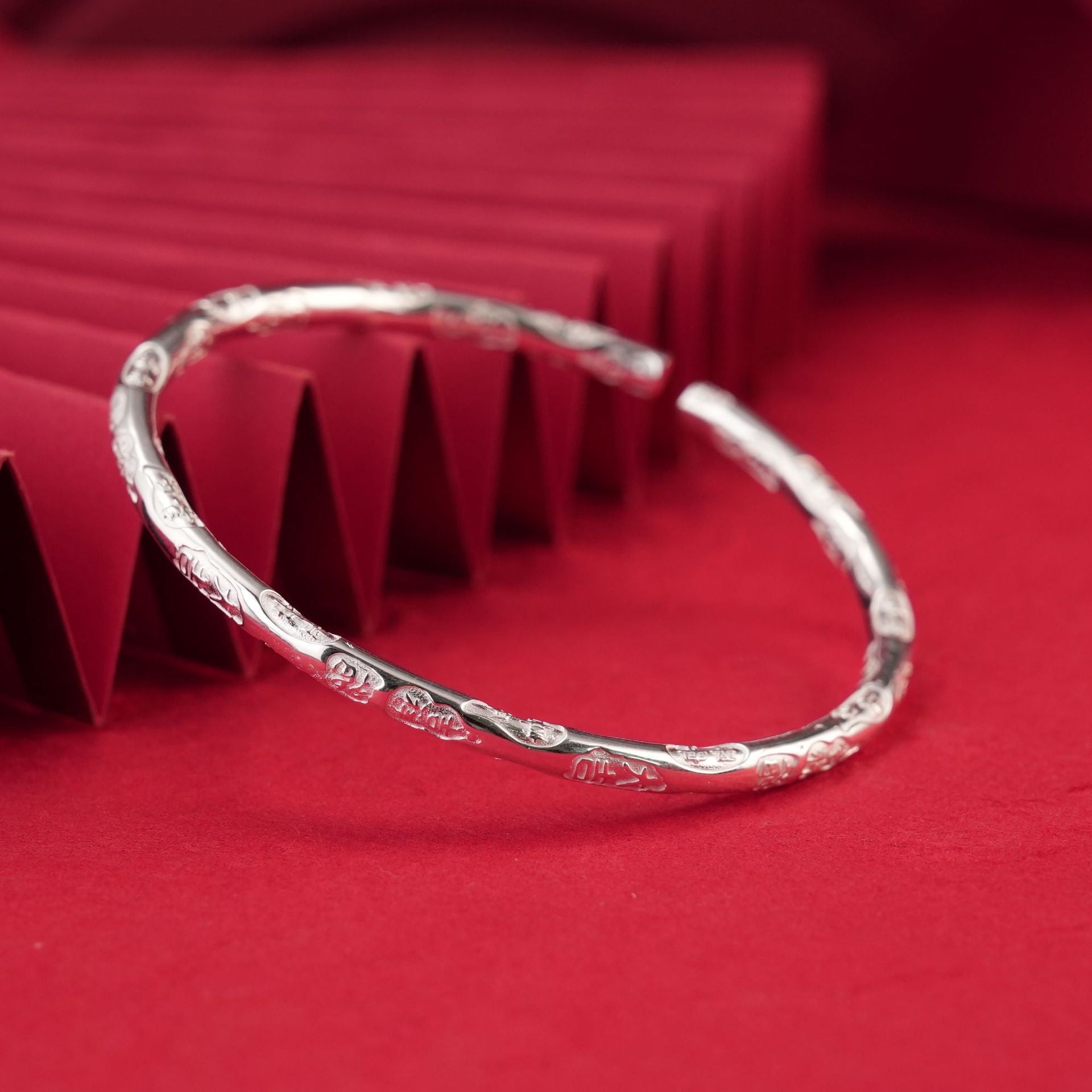 Chinese style gold - painted auspicious round stick bracelet - jewelry - weilin.com