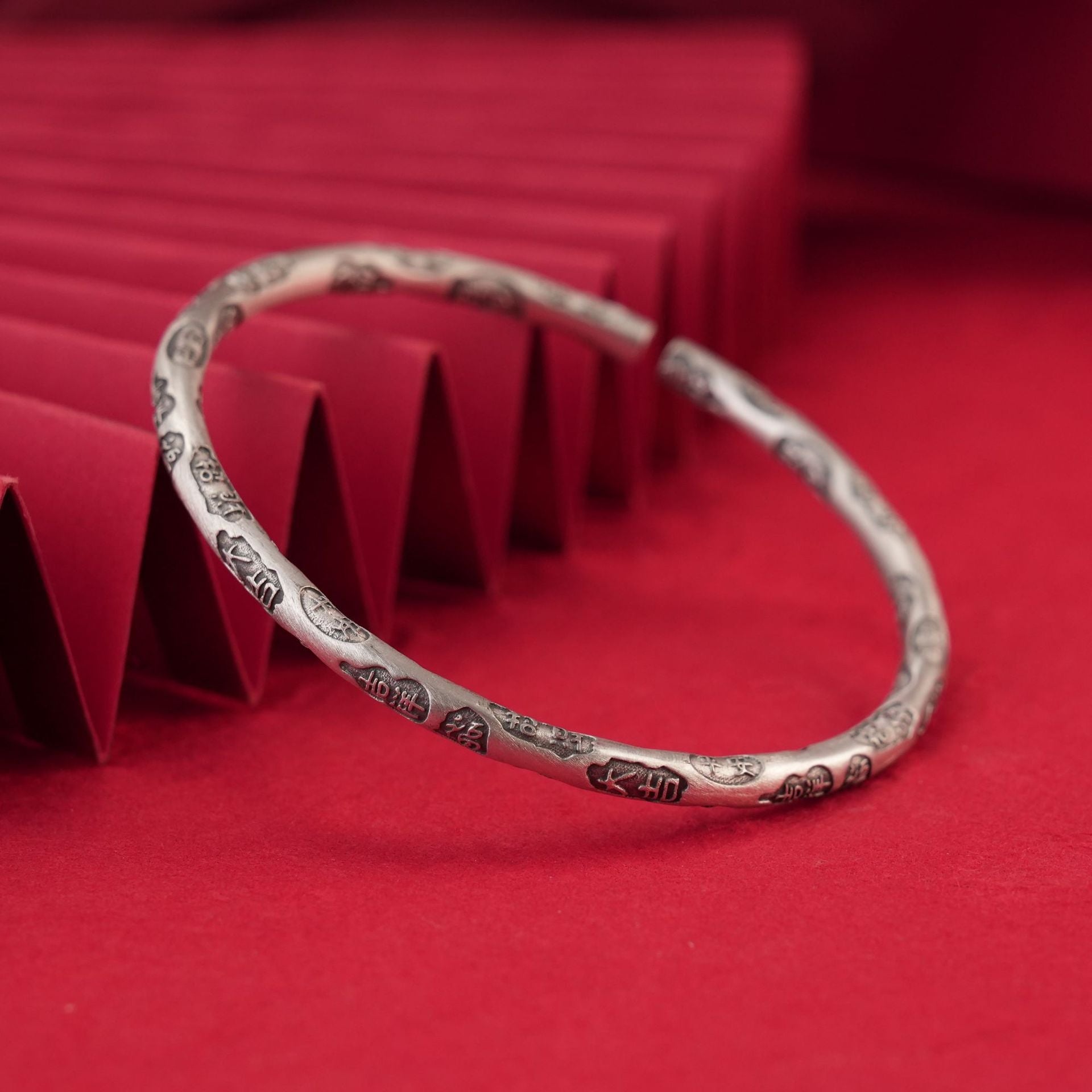 Chinese style gold - painted auspicious round stick bracelet - jewelry - weilin.com