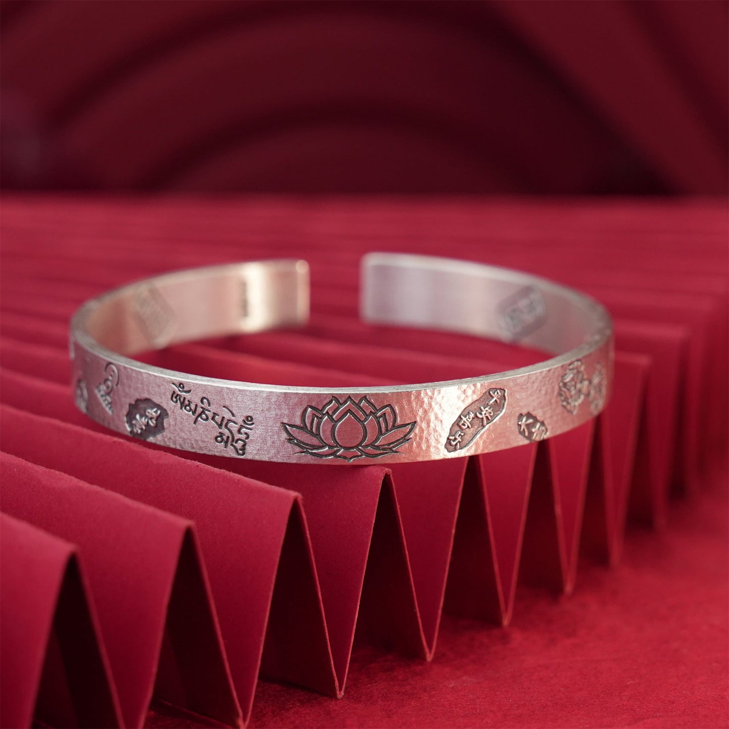 Chinese style lotus conch sterling silver bracelet - jewelry - weilin.com