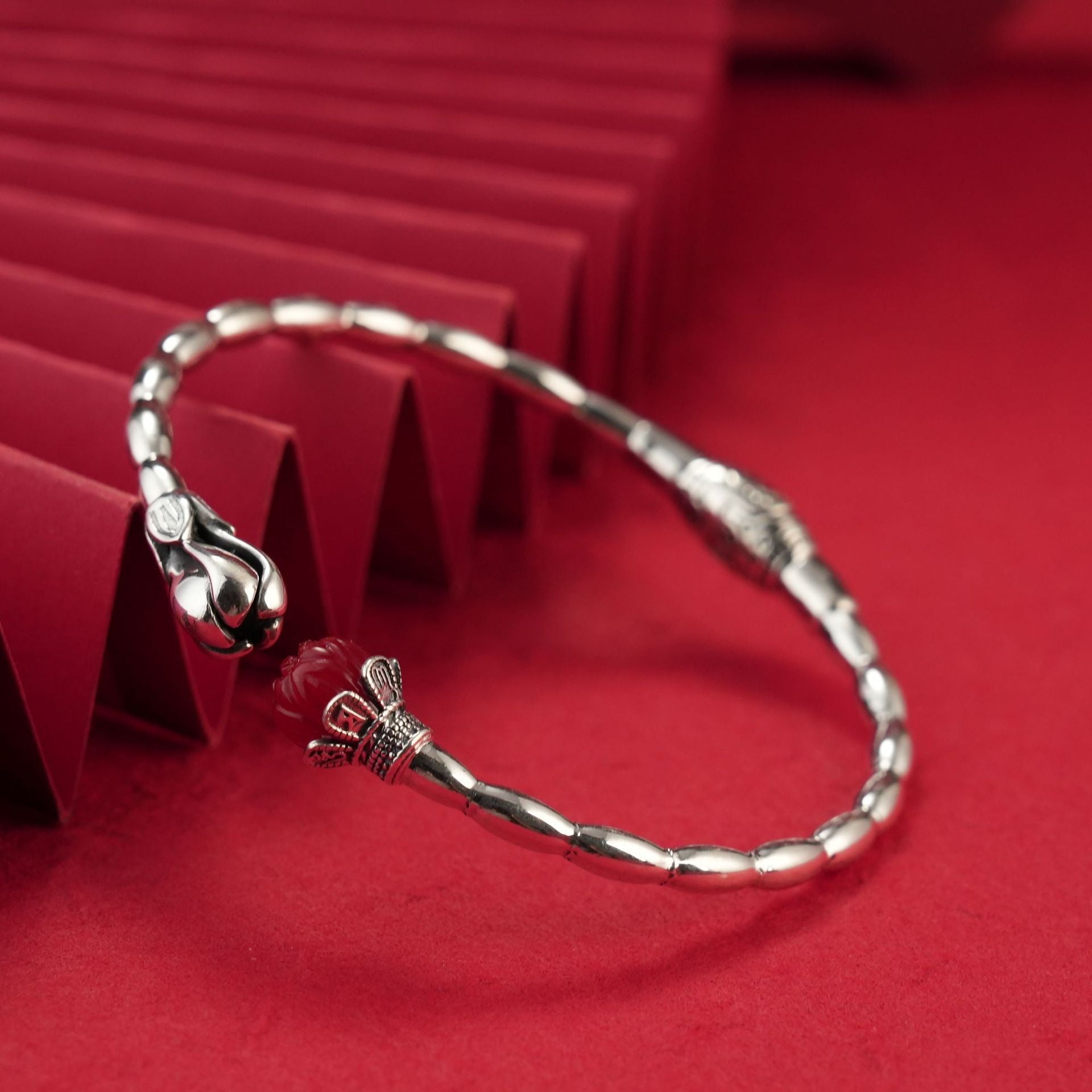 Chinese style olive flower bracelet - jewelry - weilin.com