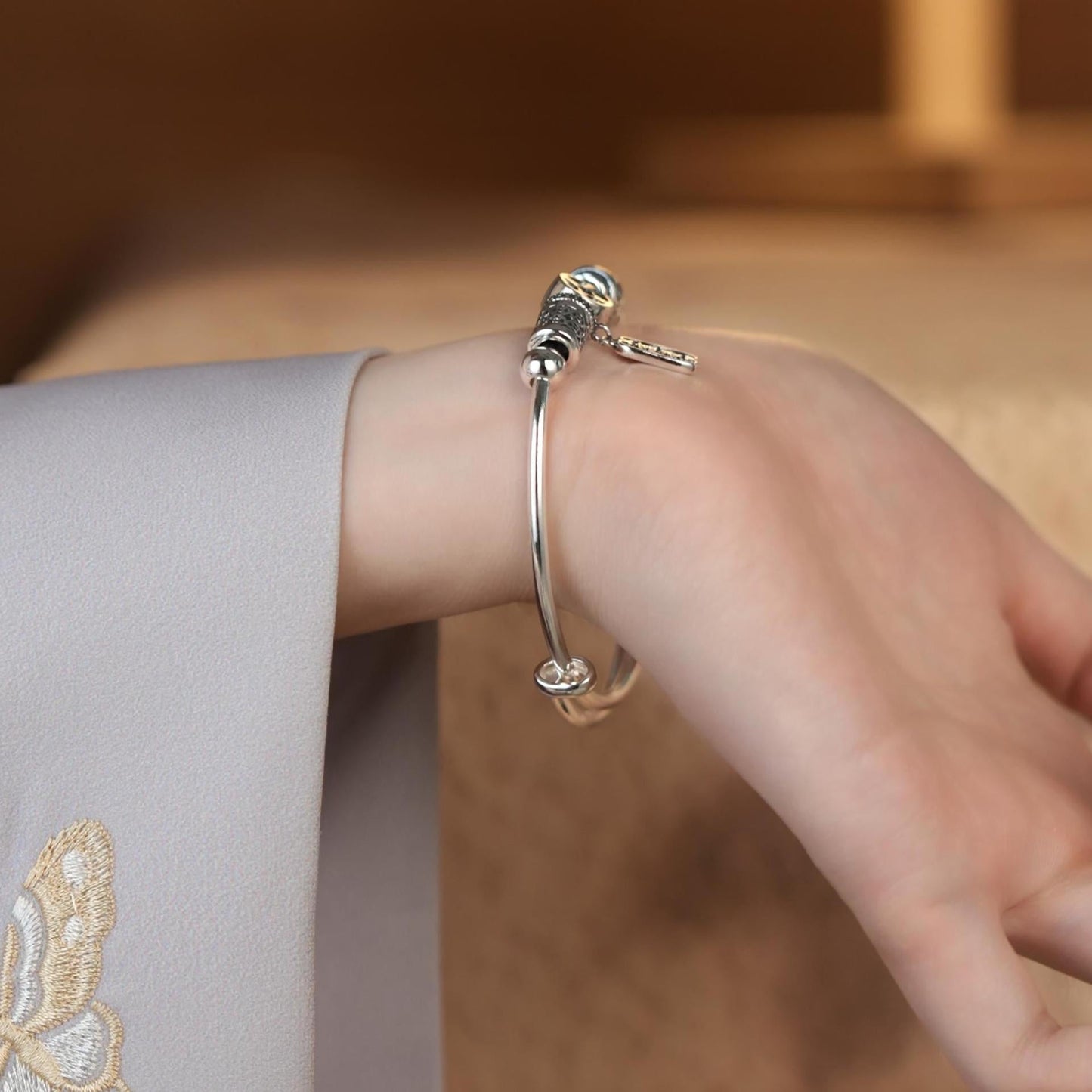 Chinese style retro small ball circle sterling silver bracelet - jewelry - weilin.com