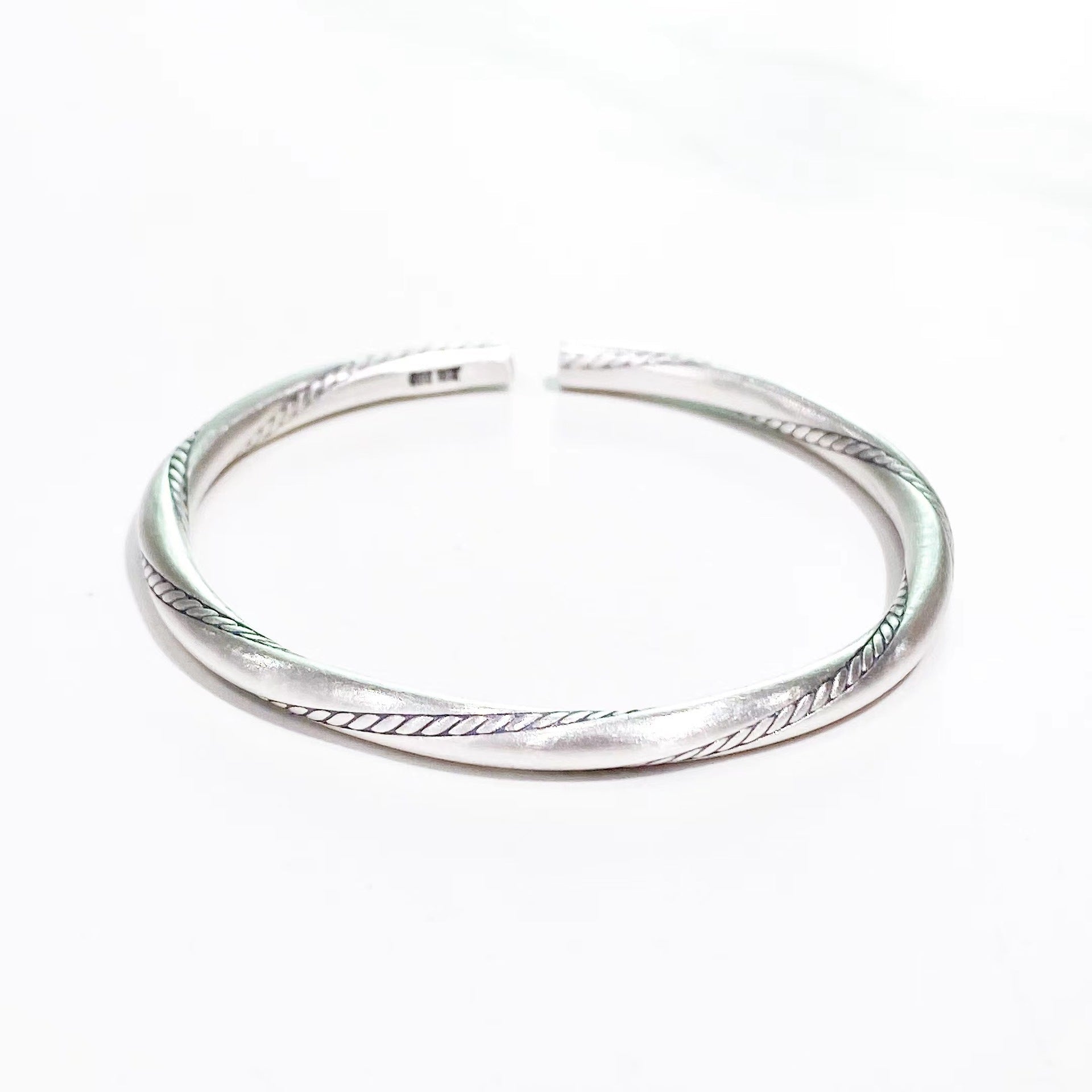 Chinese style round stick sterling silver bracelet - jewelry - weilin.com
