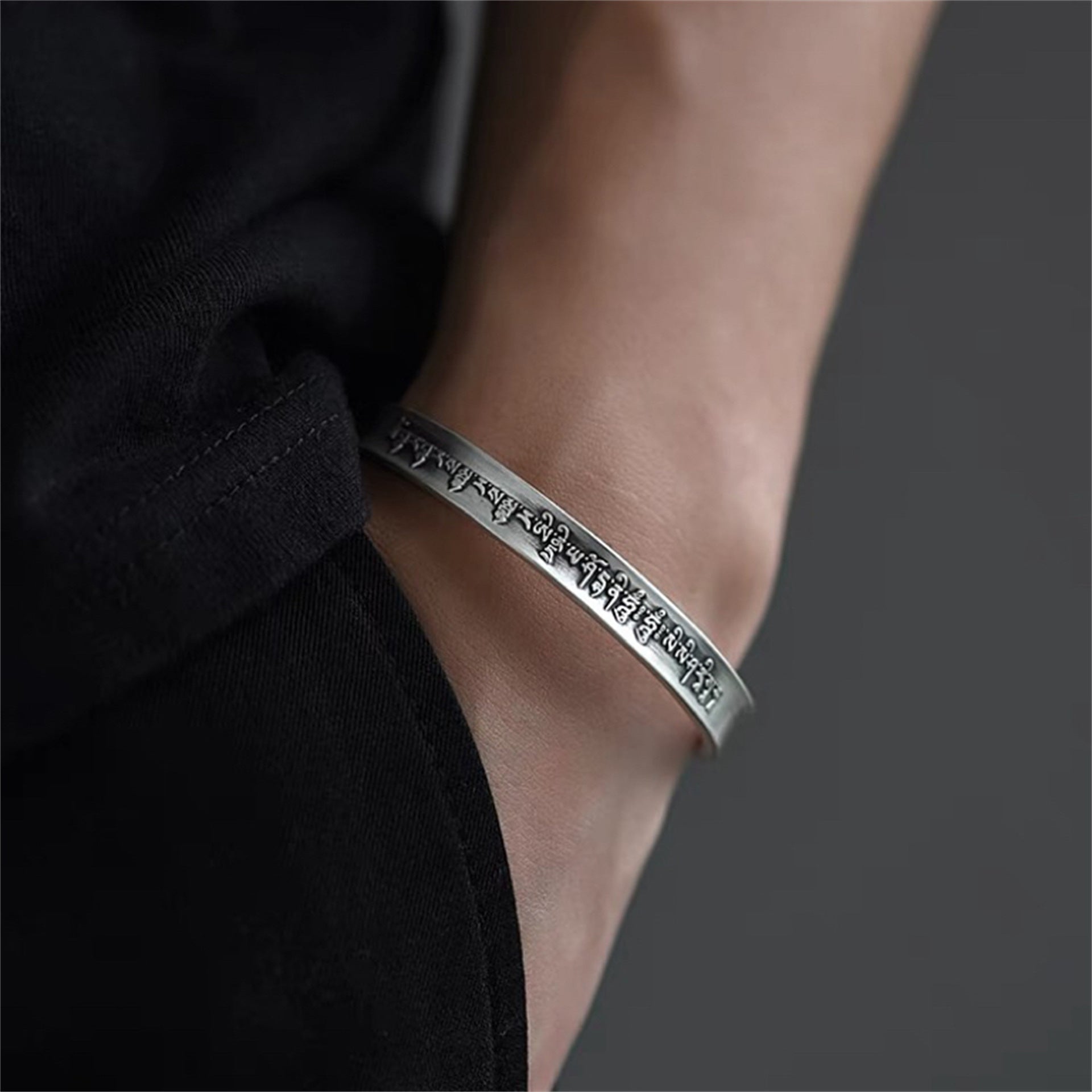 Chinese style Tibetan silver bracelet - jewelry - weilin.com
