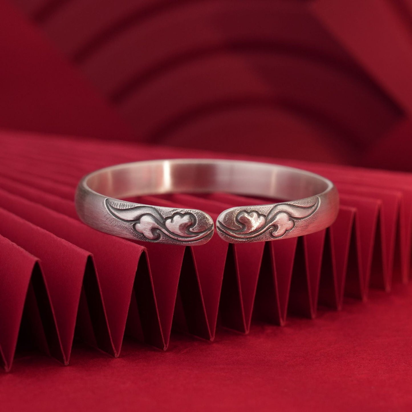 Chinese style vintage frosted lotus sterling silver bracelet - jewelry - weilin.com