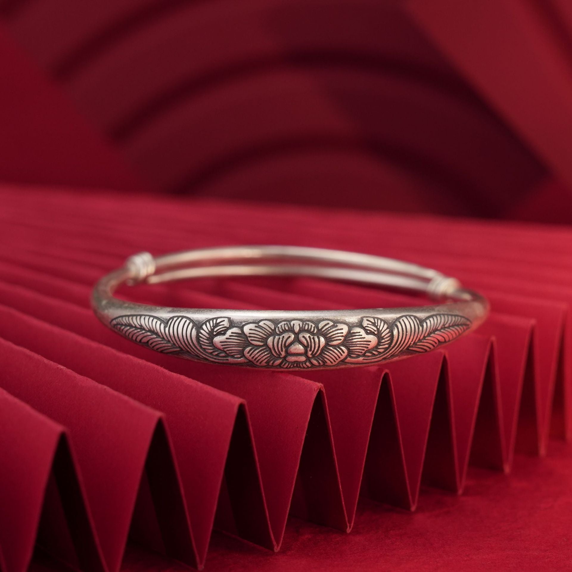 Chinese style vintage peony sterling silver bracelet - jewelry - weilin.com