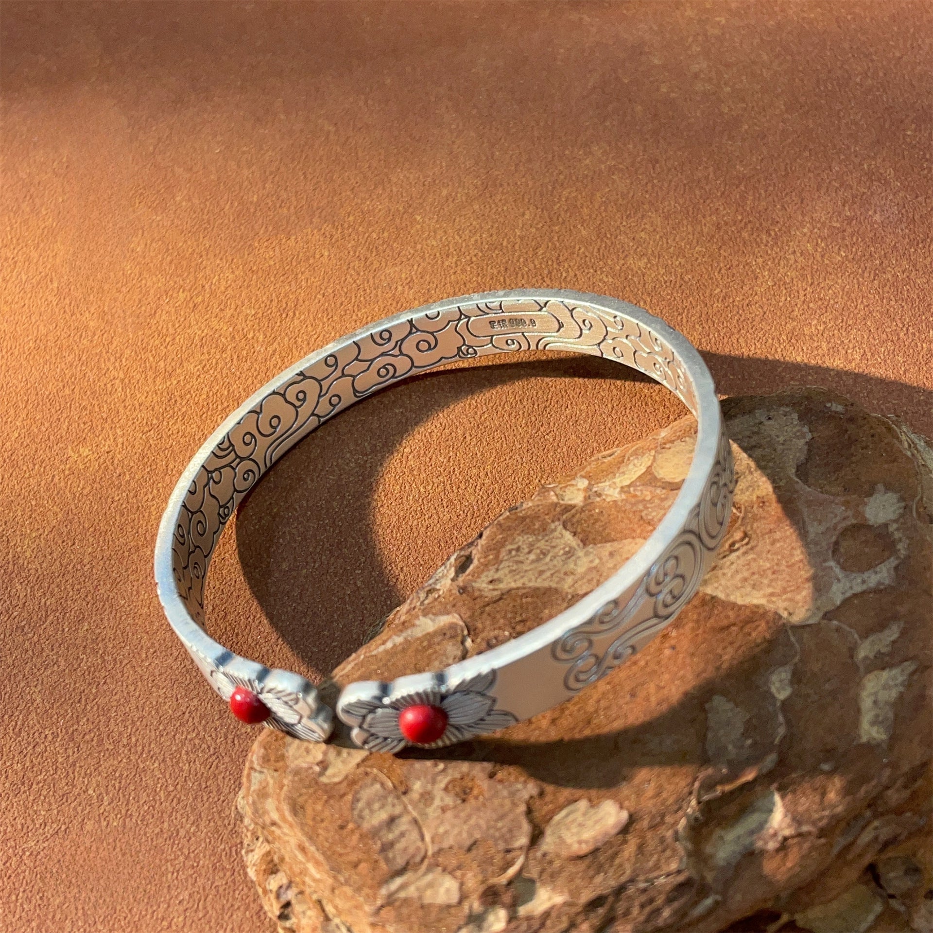 Chinese Vintage Sterling Silver Bracelet - jewelry - weilin.com