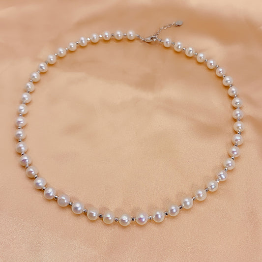 Elegant and fashionable pure silver pearl necklace