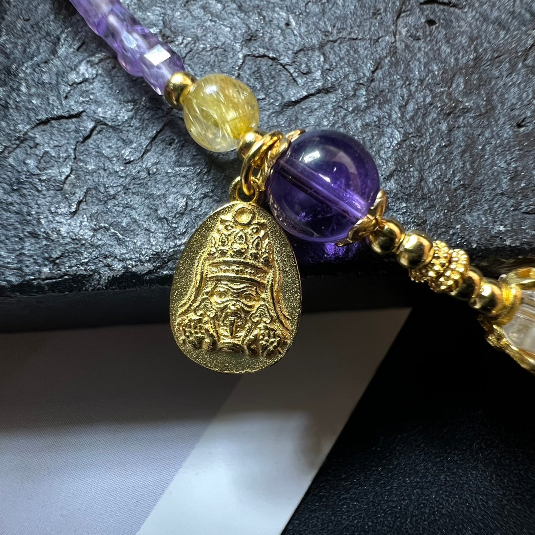 قلادة كريستال عصرية