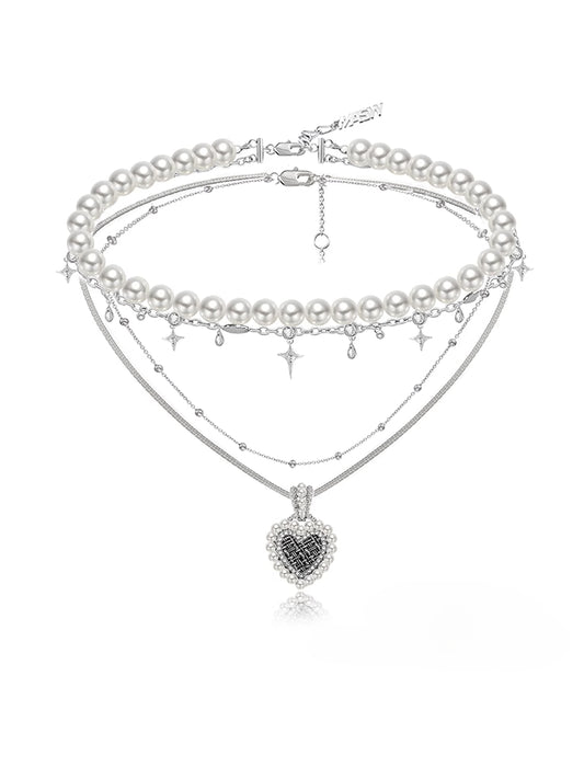 Weaving pearl necklace with love