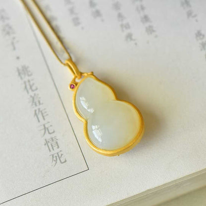 قلادة فضة 925 مرصعة بالنيفرت "فو لو" (السعادة والازدهار)