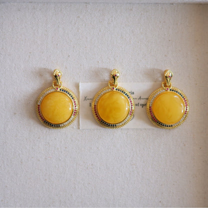 Natural Chicken Fat Yellow Beeswax Pendant