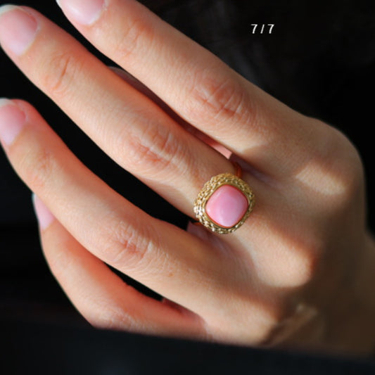 Natural Queen Shell Ring