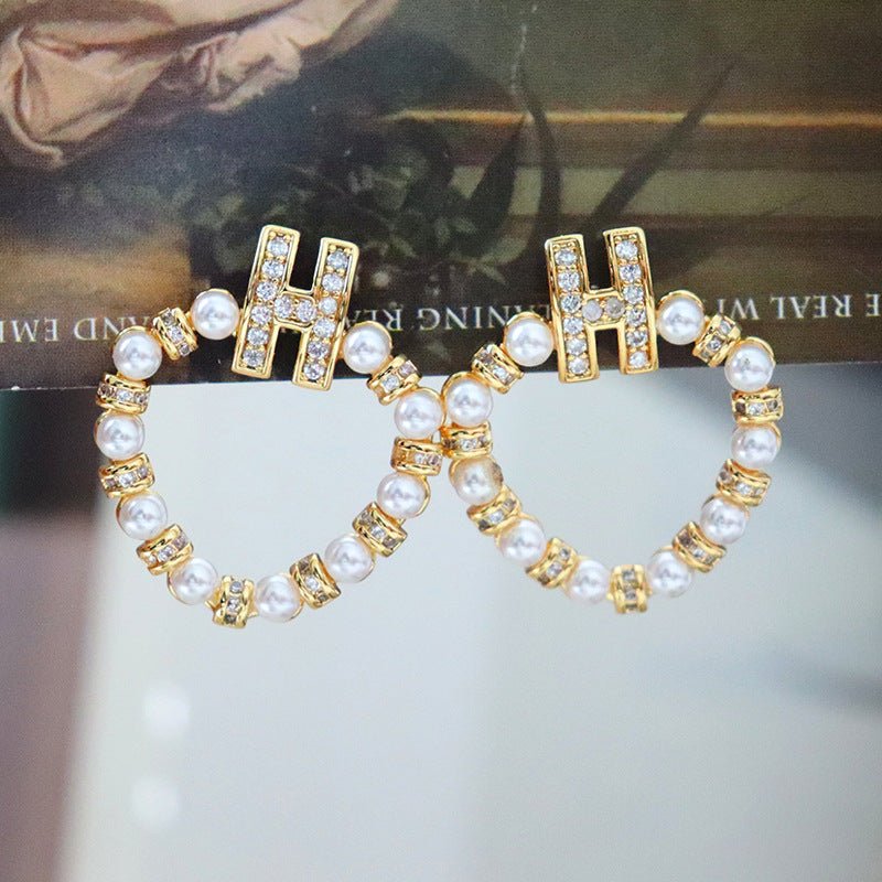 Design personality letter zircon exquisite earrings - jewelry - weilin.com