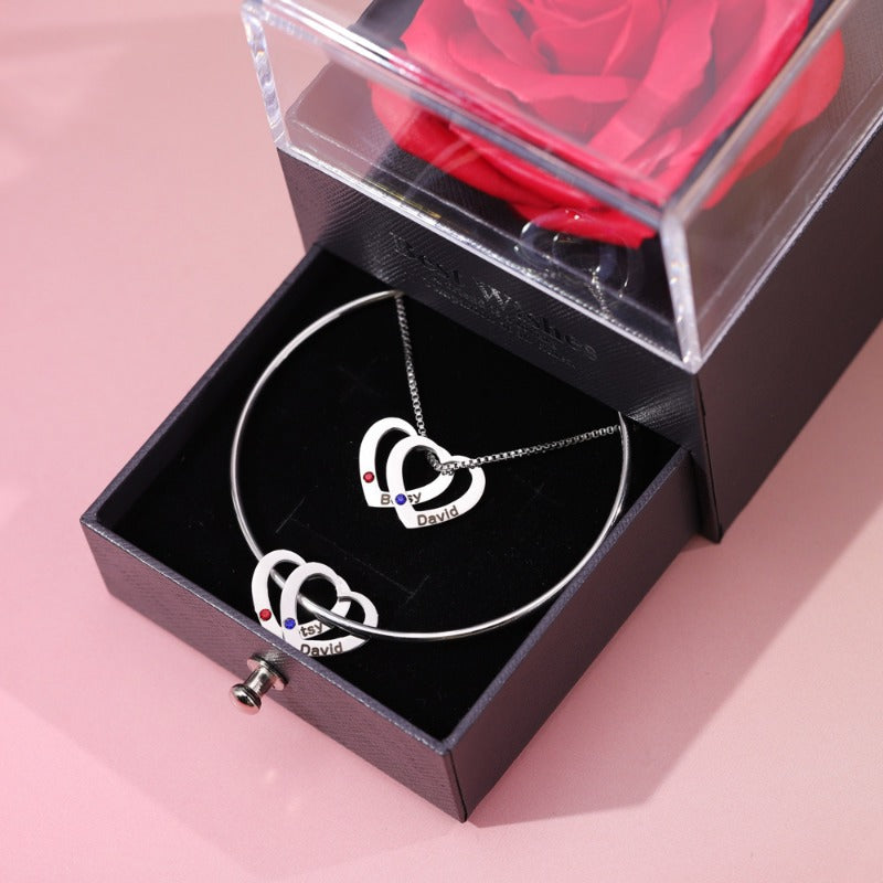 Pulsera con piedra de nacimiento de corazón de melocotón grabada 