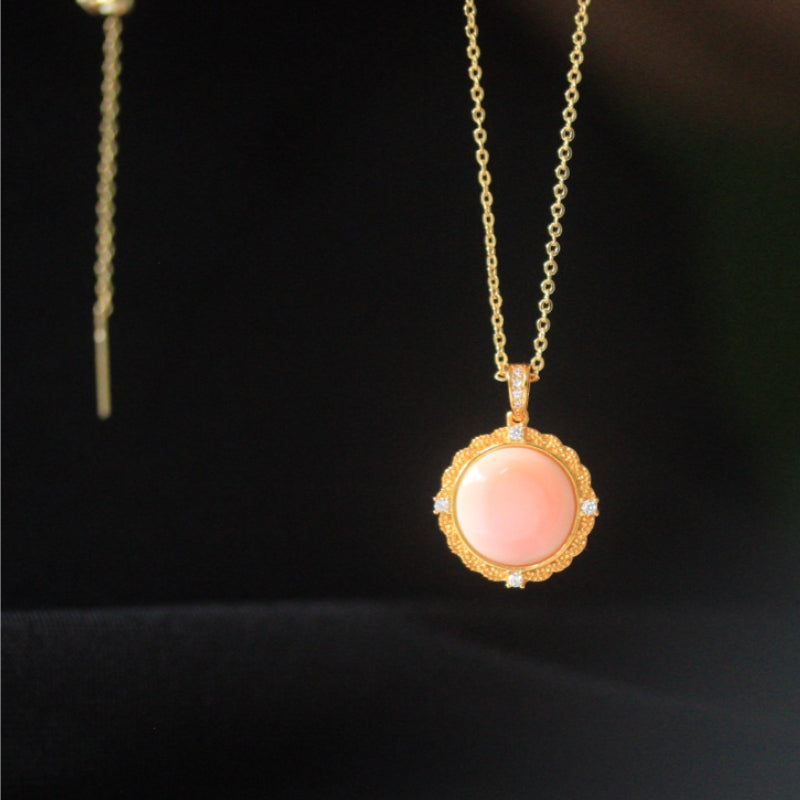 Natural Queen Shell Pendant
