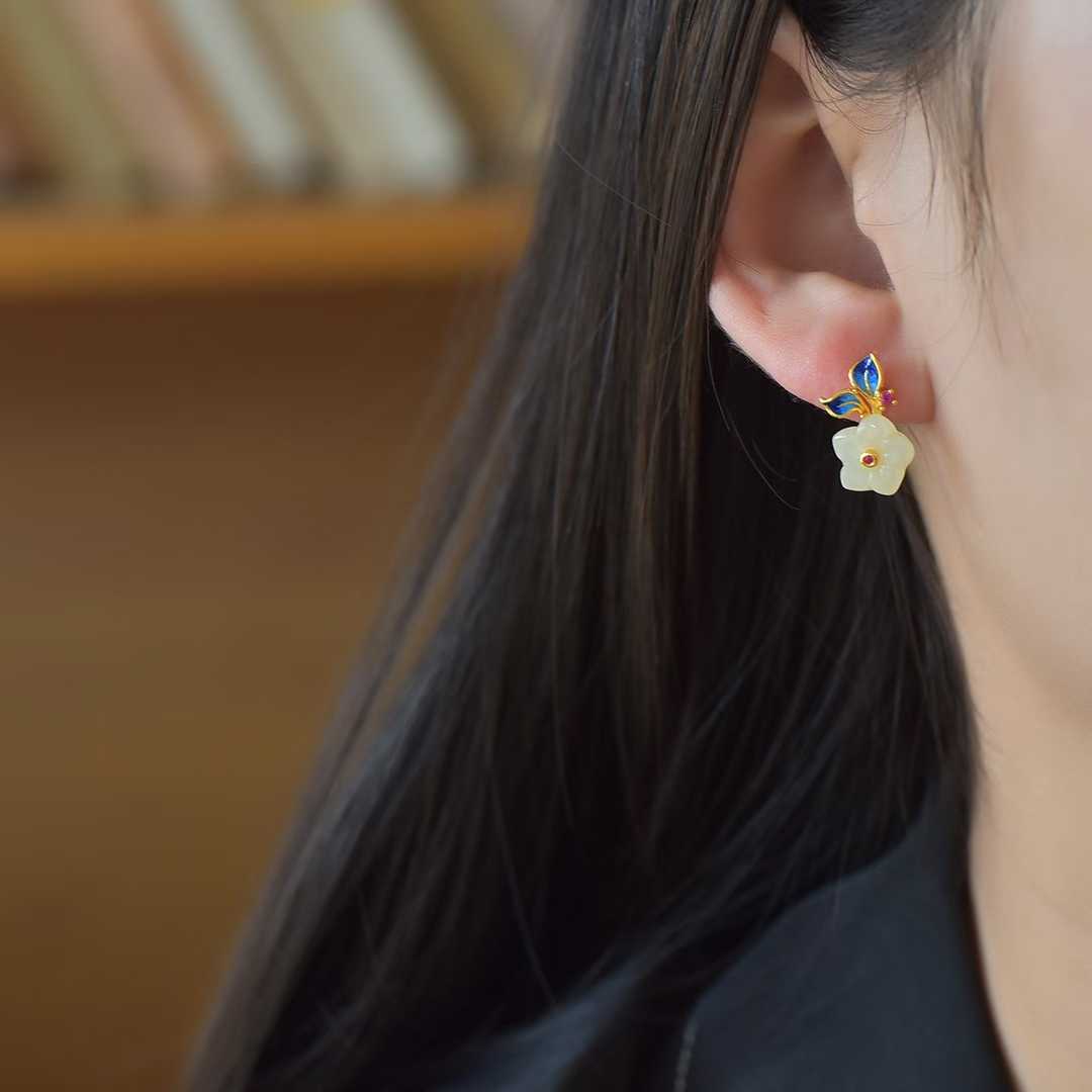 925 Silver Inlaid Nephrite Five-Petal Flower Stud Earrings