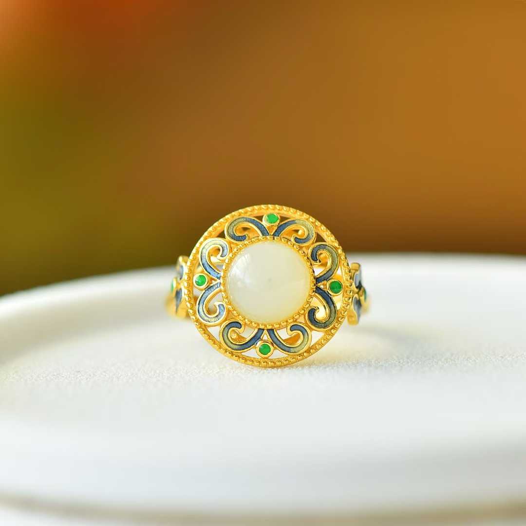 Elegant 925 silver inlaid Hetian jade set featuring endless blessings auspicious pattern"