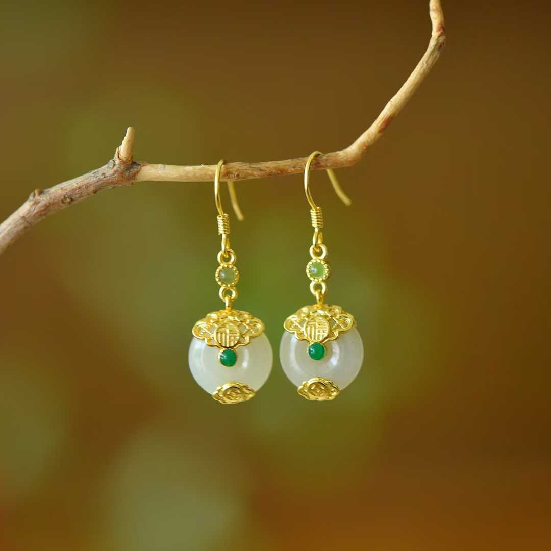 Elegant 925 silver inlaid Hetian jade bracelet and necklace set