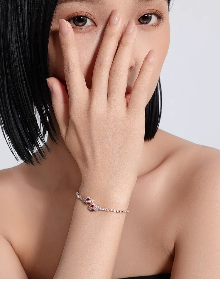 Snake Pull-Out Bracelet