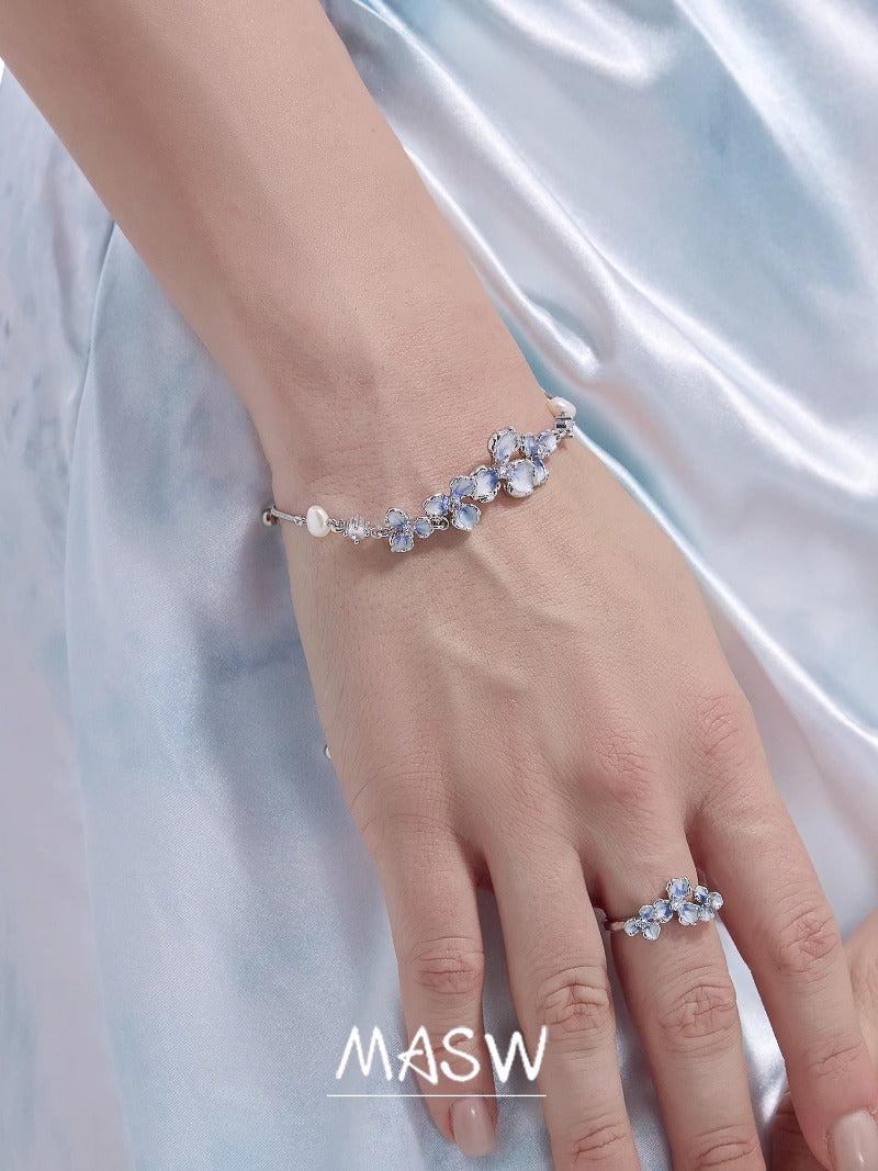 Enamel gradient floral bracelet