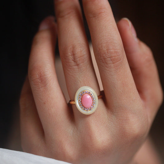 Queen Shell Ring with Mother of Pearl Accents