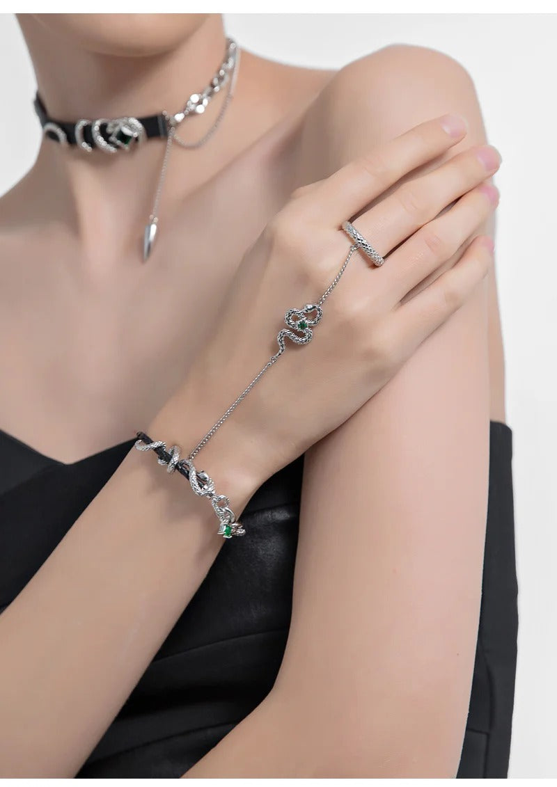 One-piece snake-shaped bracelet