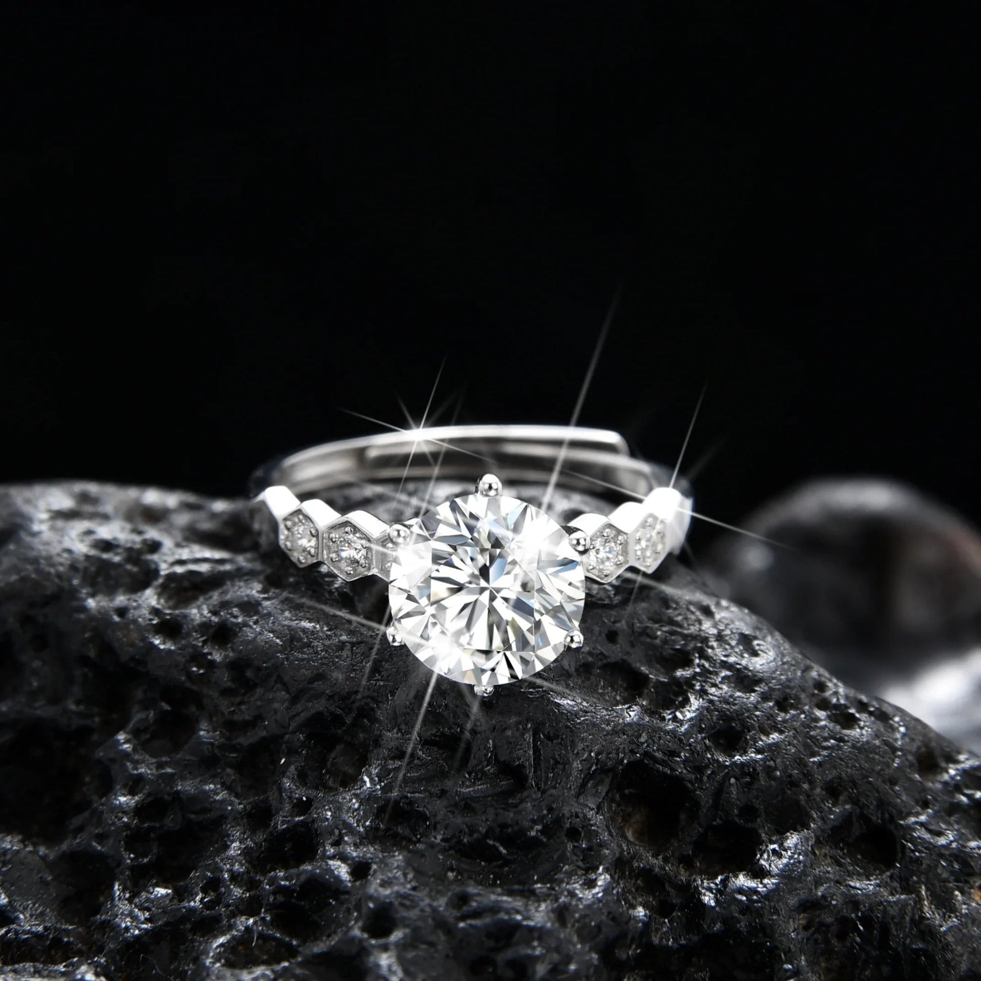Fashion design beehive nest single grain cubic zirconia ring - jewelry - weilin.com