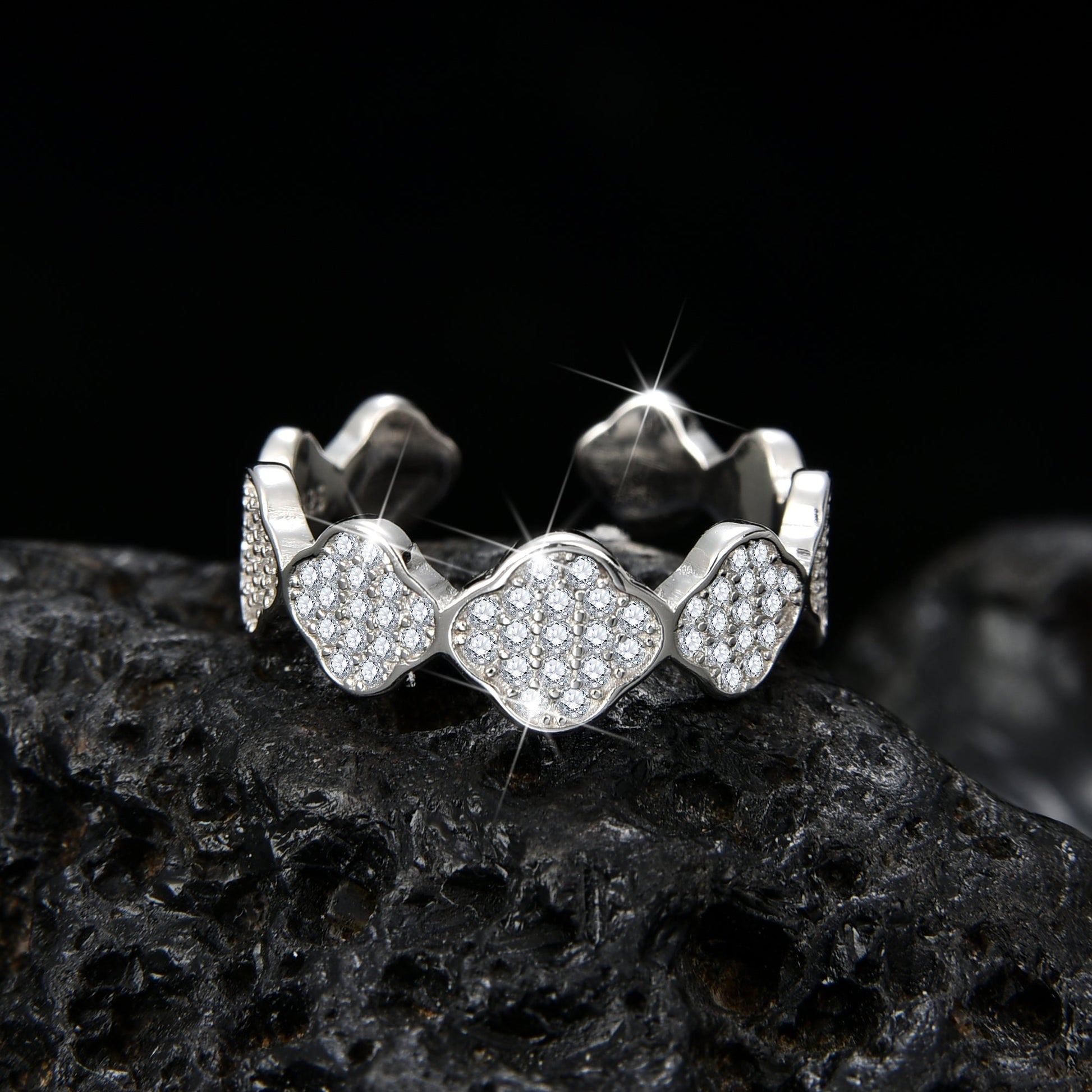 Fashion design geometric rhombus cubic zirconia ring - jewelry - weilin.com