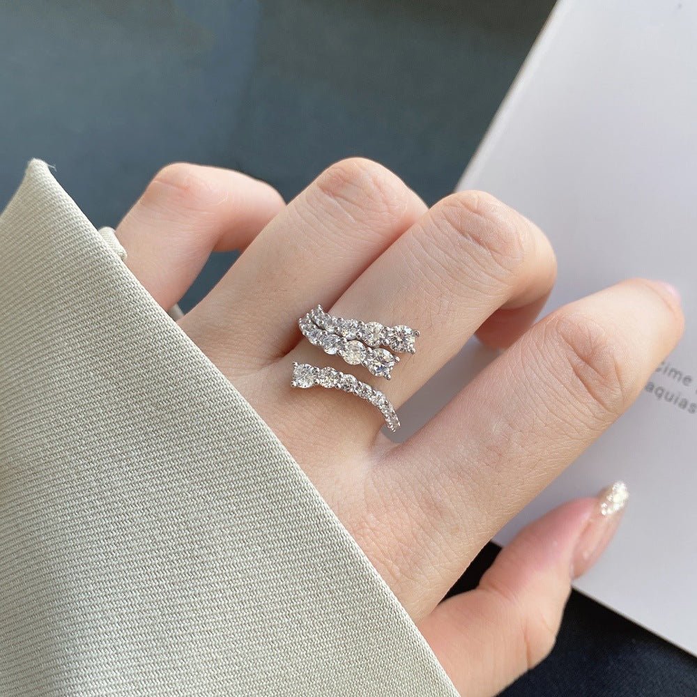 Fashionable and personalized spiral full diamond ring - jewelry - weilin.com