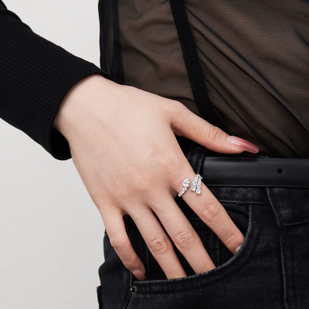 Fashionable and personalized spiral full diamond ring - jewelry - weilin.com